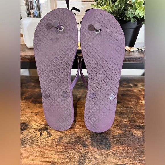 Tory Burch Purple floral flip flops size 9 - Picture 2 of 9